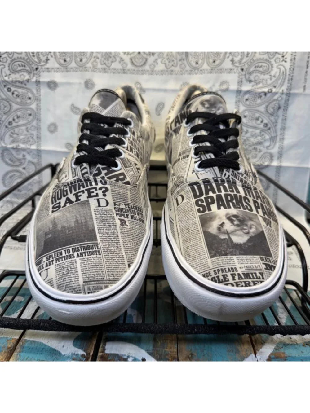 VANS Era Harry Potter Newspaper Print Low Top Sneakers White/Black Mens Sz 13